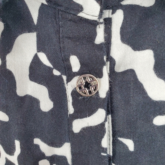 Jaclyn Smith Top 3 / 4 Roll Tab Sleeve Black White Print Button Up Size XXL - Picture 7 of 11